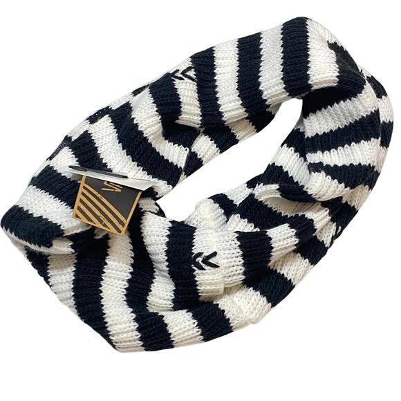 Vans Off The Wall Boast Infinity Scarf White Black Knit Soft Warm Neck Warmer - Picture 1 of 3